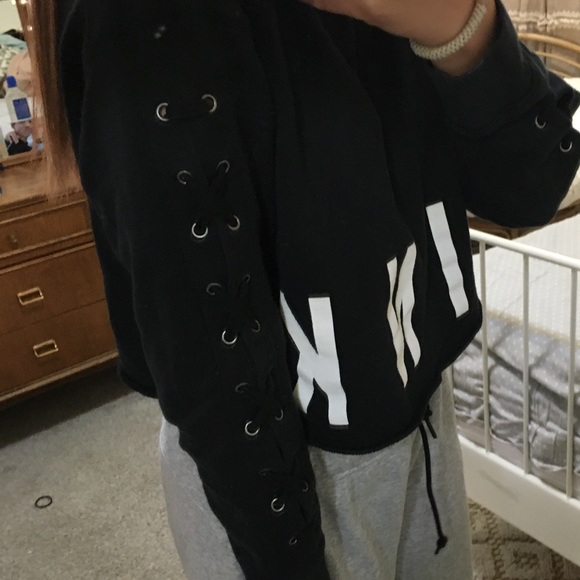 VS PINK HOODIE - Picture 4 of 4